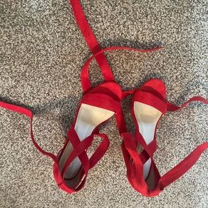 Carcuume size 8. Never worn